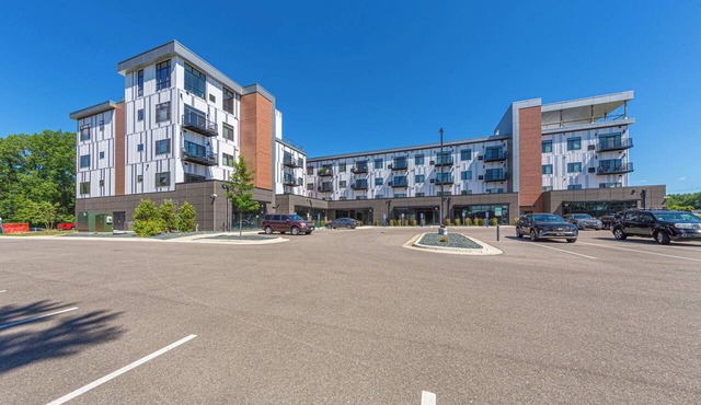 2-bedroom apartment in Mankato with Urban Views