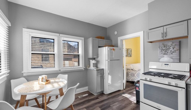 2 Bedroom Home - Central Bay View