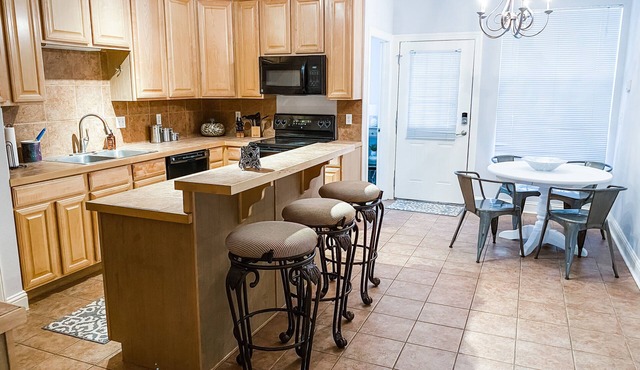 3 Bedroom Condo in Gated Community Near Everything in Baton Rouge