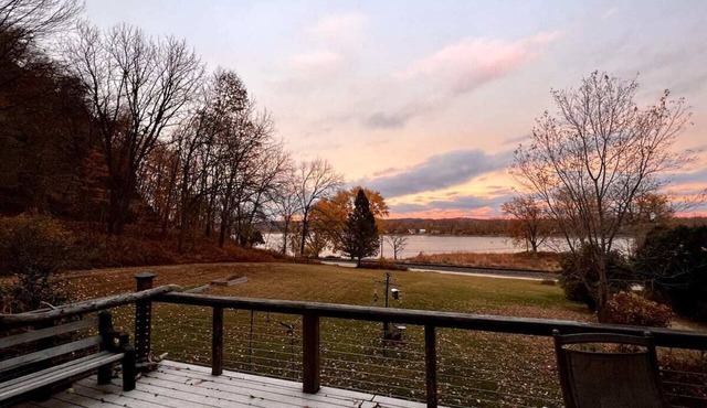 3 bedroom house on 3.5 acres of waterfront property in McGregor IA