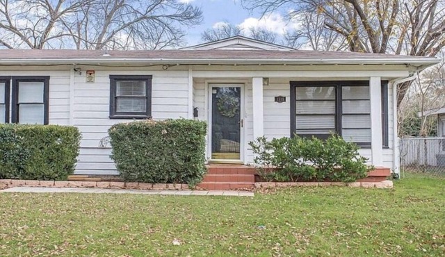 3 BR Walking Distance to ATT, Globe Life & Entertainment District in Arlington