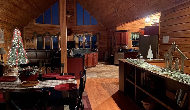 3BR Lakeview Lodge | Hot Tub & Game Room