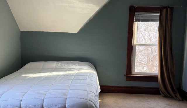4-bedroom house in Redgranite with cool AC for relaxing stay