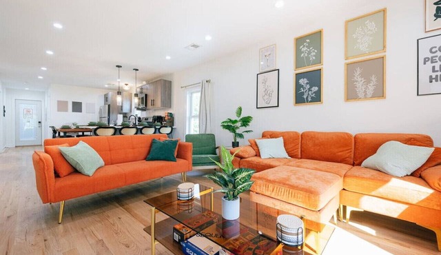 5 Mins to Downtown CHI Sleeps 10 - Parking + Games