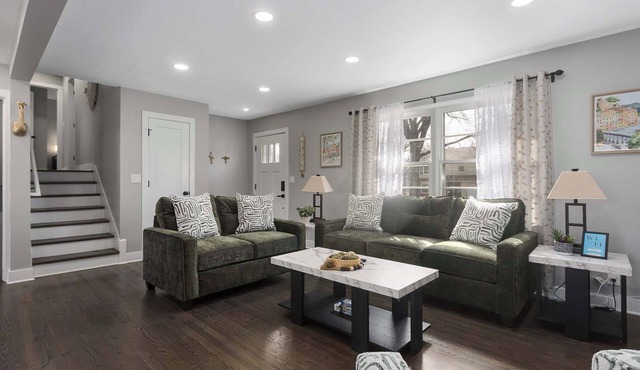 5BR, TVs in every room, Newly Updated, Garage Parking
