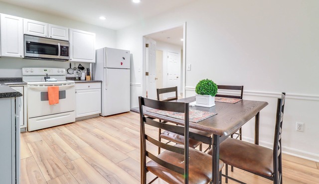 7 Mi to Downtown: Toledo Apt Near Franklin Park