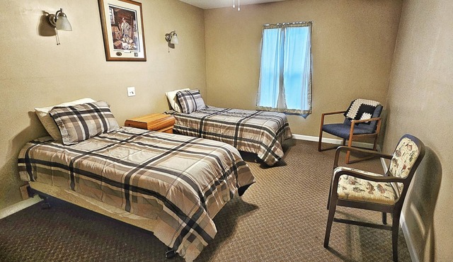 8-Bedroom Lodge, each with 2 single beds. Room 1