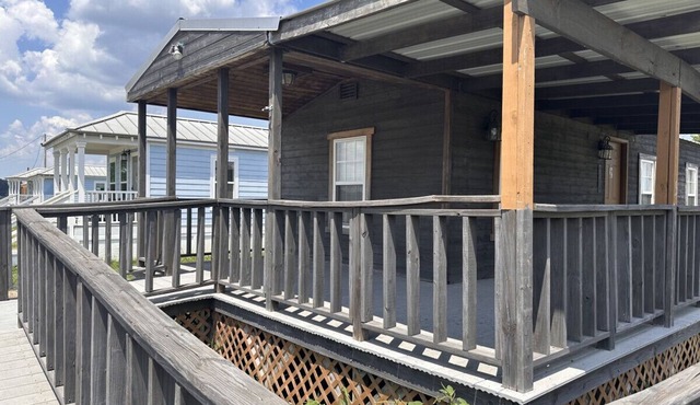 ADA-Accessible Cabin: Breathtaking Lake Views in Lake Village