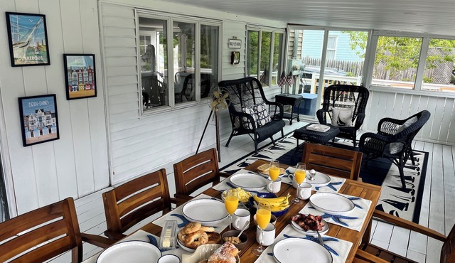 Adirondack family Lakehouse 5 min driving from Ausable chasm. in Port Kent