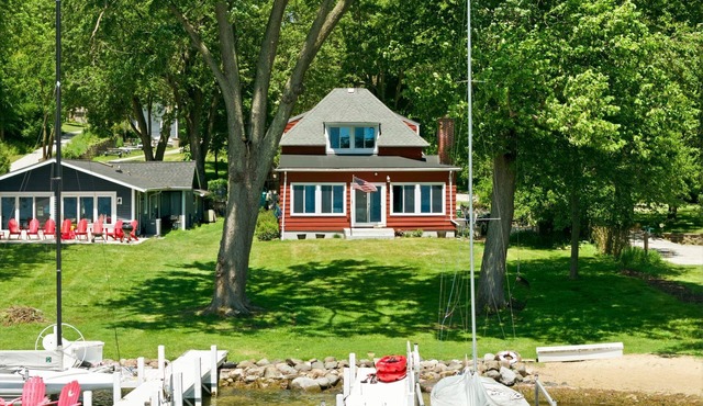 Adorable and completely renovated 4+ bedroom lake house on Pewaukee Lake, WI.