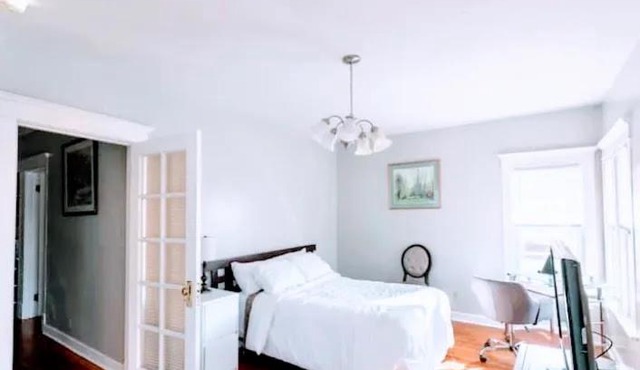 Adorable two-bedroom/gym and deck