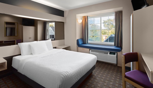 Americas Best Value Inn & Suites Racine