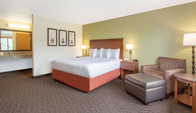 AmericInn by Wyndham Calumet