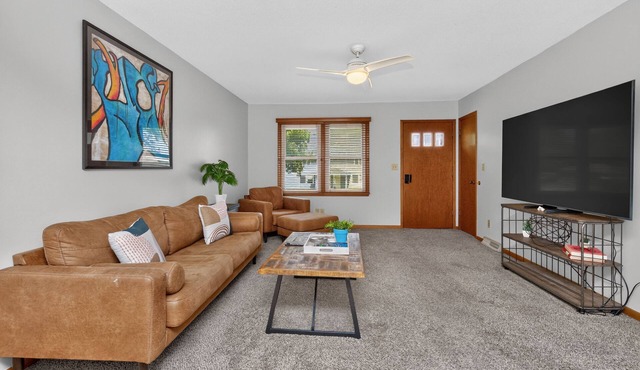 Ankeny 3BR Stay with Office, King Bed, Sleeps 9 in Ankeny