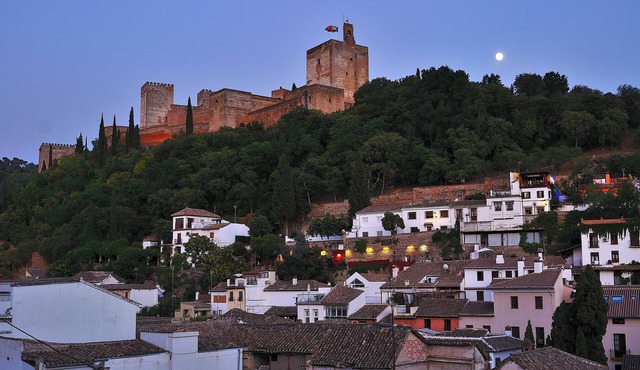 Attic, With Terrace And Rooms With Spectaculars Views To The Alhambra in Granada