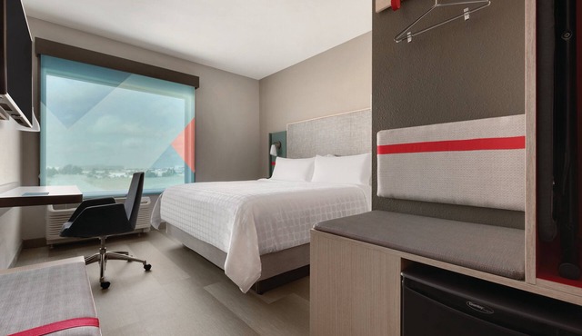avid hotel Kalamazoo East by IHG