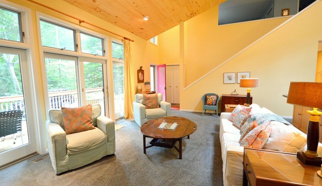 Bailey's Beach Retreat | 3 Bed, 3 Bath