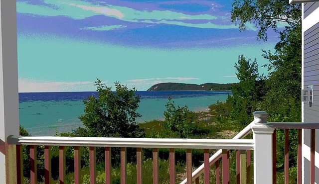 Beach house on Lake Michigan~ Views Of Sleeping Bear Shoreline/Manitou Islands