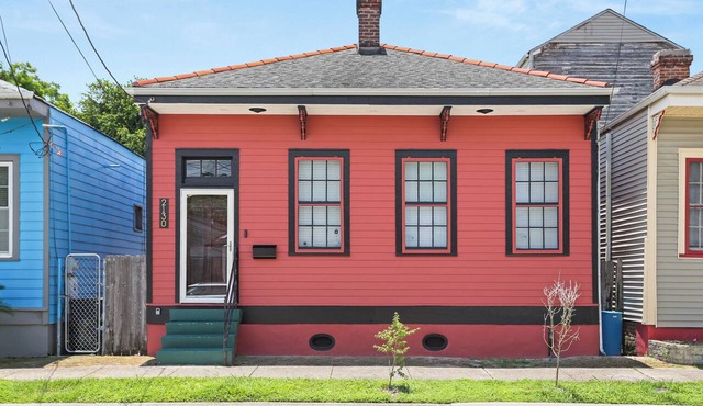 Beautiful 2-bedroom house near St. Charles in vibrant New Orleans in New Orleans