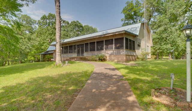 Beautiful Toledo Bend Retreat w/Private Dock