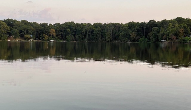 Beautiful views and lake front home on Toledo Bend! Fish right of the dock! in Milam