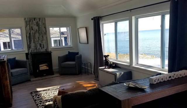 Beautiful year- round home on 255 feet of Lake Superior!