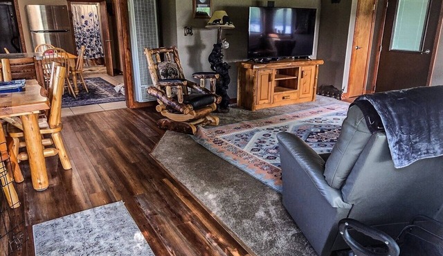 Bell Inn Cottage - Sanford Lake