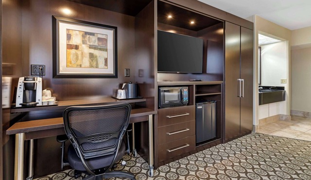 Best Western Plus InnTowner Madison