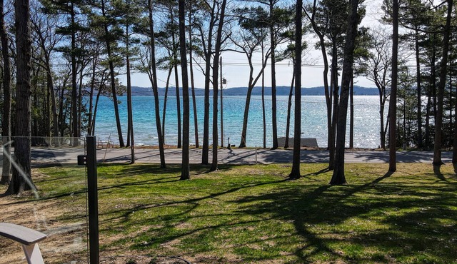 Big Glen Lake Estate · Beach House + Main Home · Hot Tub · Sleeps 14