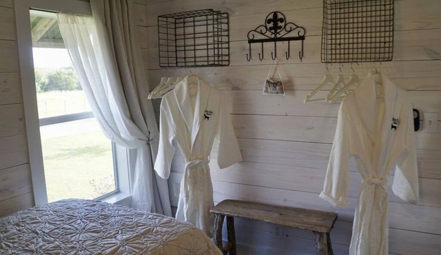 Black Dog Cabins - Max Cabin - Round Top, TX in Round Top