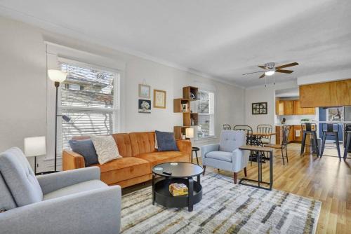 Boho Retro Style in Lansing 10 Mins to MSU Campus