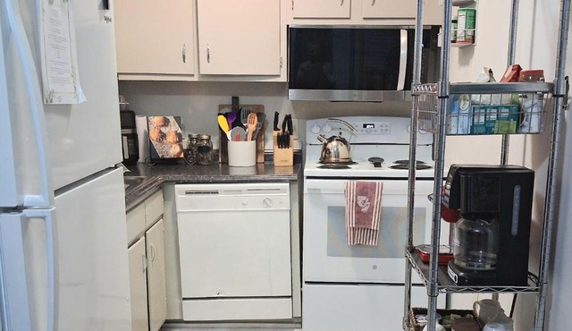 Boutique Style 2 Bdrm Apt offering Any & All of a Traveler's Needs