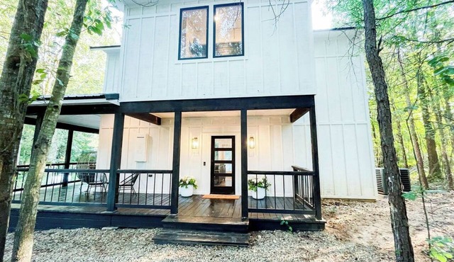 BRAND NEW Modern Hideaway in Broken Bow! the RISER in Broken Bow