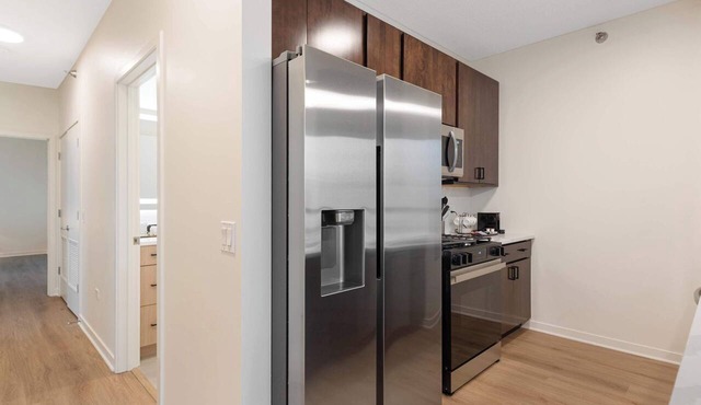 Brand-New West Loop 3BR + City Views for Families