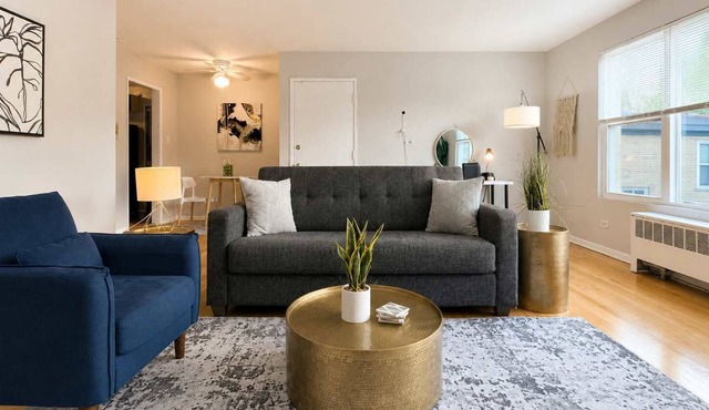 Bright & Cozy Chicago 1BR | Near Dining & Transit