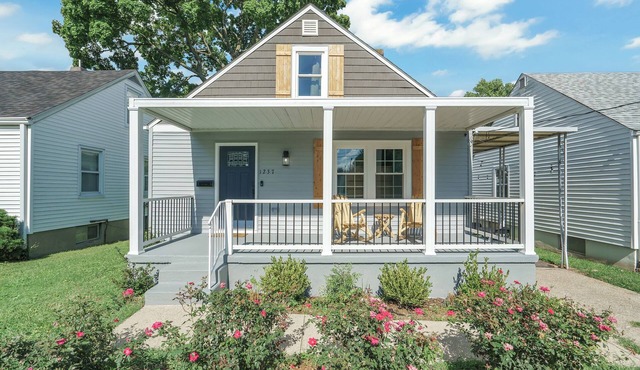 Bright Louisville Home Sleeps 6 w/Game Room