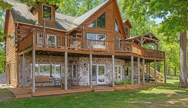 Cabin Retreat on Big Crooked Lake