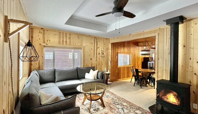 Cabin @ Torch with Lake Access, Kayaks & Outdoor Shower!