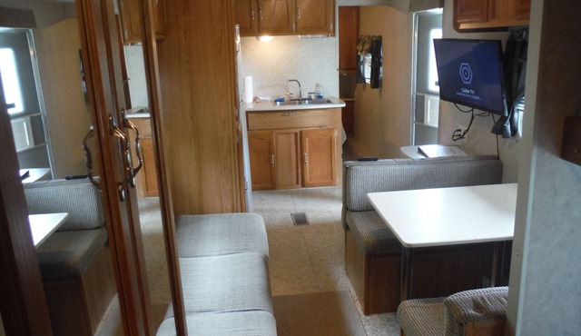 Camping with out the hassle! Smart TV and 50 Mbps Wi-Fi! in Sesser