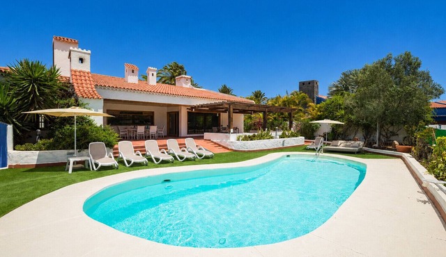 Casa Gran Canaria - Private heated pool, games room and playground in San Bartolomé de Tirajana