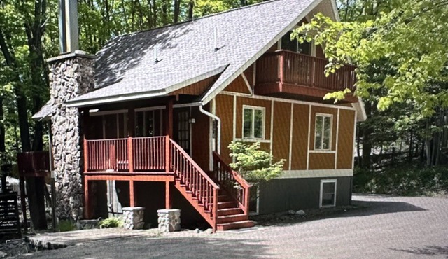 Chalet located in Ski Brule Village-Northwoods Cabin in Iron River MI