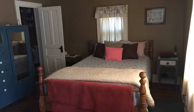 Charming 1-bedroom apartment with WiFi, AC in peaceful Allegan