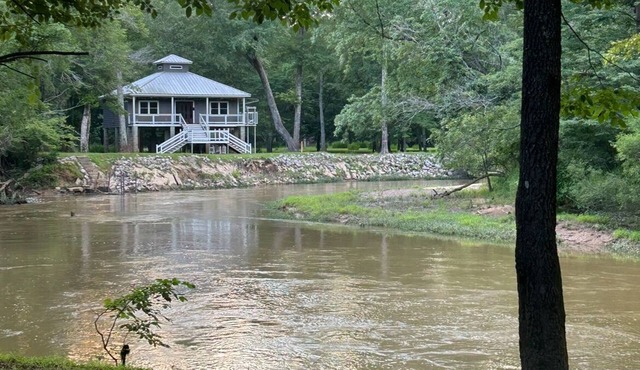 Charming 2-bedroom chalet with AC and WiFi in Caledonia in Caledonia
