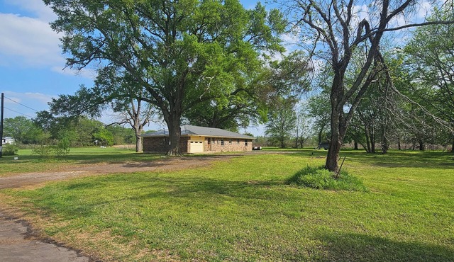Charming 2-bedroom farmhouse with AC, WiFi in tranquil Canton in Canton