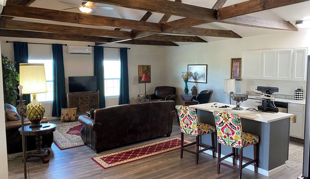 Charming 2-bedroom Ranch House between Bowie and Nocona, with WiFi, AC! in Bowie