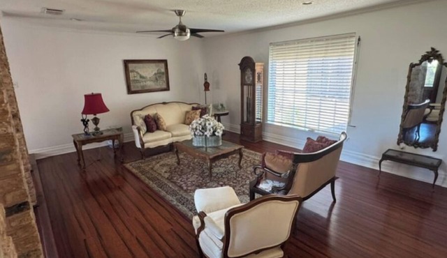 Charming 3-bedroom house in fabulous New Orleans with WiFi and AC in New Orleans