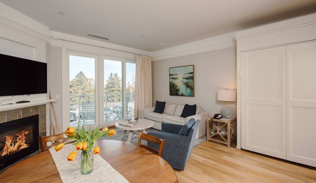 Charming Captain Suite 204 in Bay Harbor, perfect for couples with a cozy vibe.