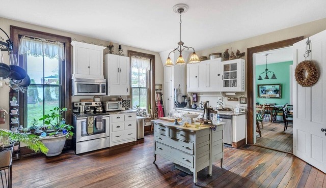 Charming Carroll Cottage in Historic Downtown Glasgow, KY in Glasgow