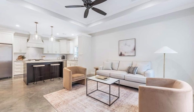 Charming Cottage -3BR - A+ Location - est.2019 in Lafayette