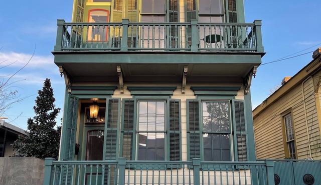 Charming historic Marigny townhouse - 2 br/3ba